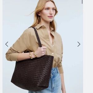 Madewell “The Signature Woven Tote” In Color Coffee Bean